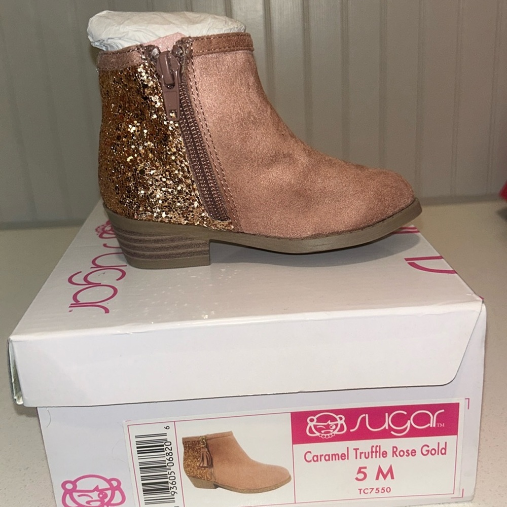 NIB  GIRLS CARAMEL TRUFFLE ROSE GOLD COWGIRL KID BOOTS 5M